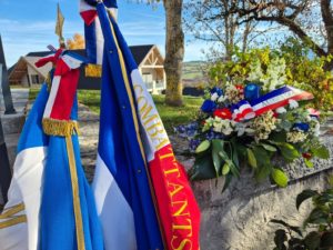 Gerbe et drapeaux